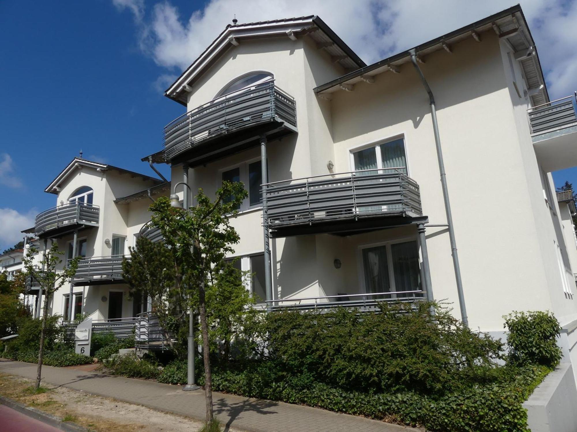 Strandnahe Mit Schwimmbad Im Haus, A Cappella 05, Apartment *